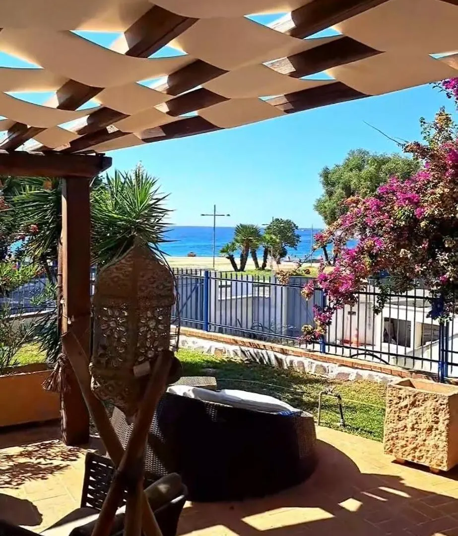 Villa Fronte Mare 아르바탁스