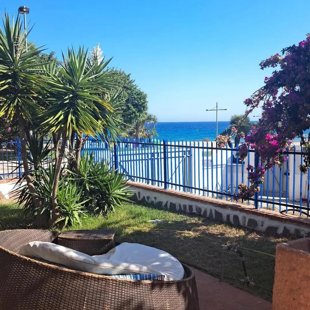 Villa Fronte Mare Àrbatax Włochy